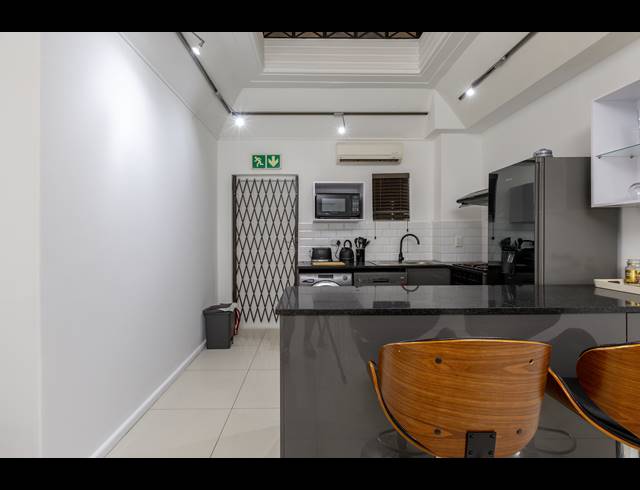 1 BEDROOM APARTMENT FOR SALE IN CAPE TOWN CITY CENTRE